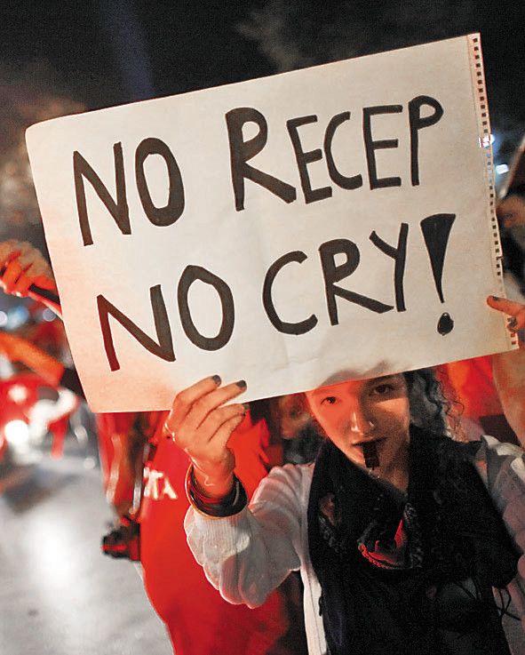 Demonstranten sind vor allem jung und weiblich. Foto: RTS
