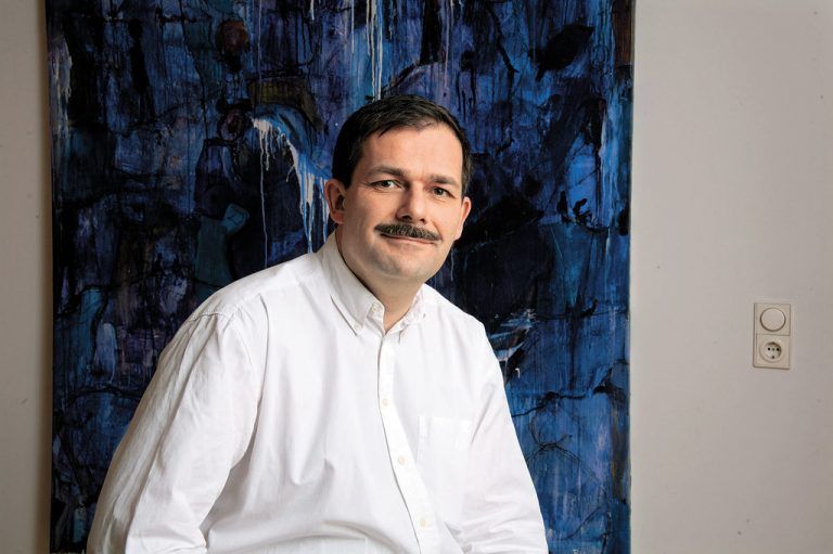 Der 47-jährige Karlheinz Kindler ist vielseitig interessiert und engagiert, so auch für die Kunst. Foto: Kindler