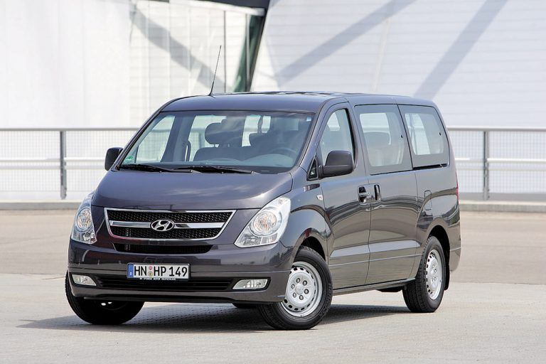 Der bis zu achtsitzige Hyundai Starex basiert auf dem H-1.