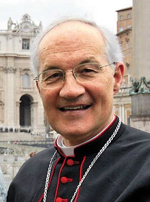 Der Kanadier und frühere Erzbischof von Quebec ist der Leiter der Bischofskongregation im Vatikan. Ouellet kennt die Kurie und die Weltkirche. Außerdem spricht er sechs Sprachen und ist viel gereist. Marc Ouellet, 69 (Kanada)
