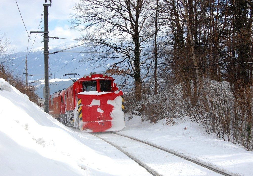 Zug und Bus als Alternative