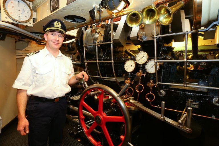 Der Maschinist findet auf der Hohentwiel einen blitzsauberen und berückend nostalgischen Arbeitsplatz.