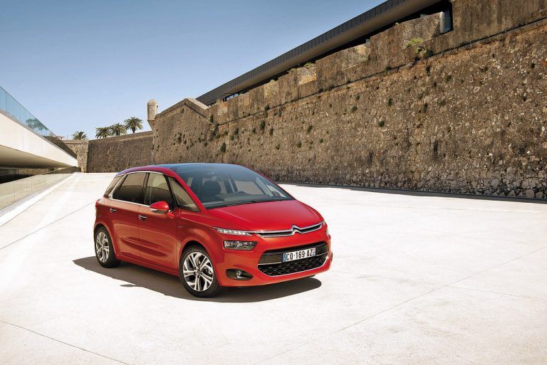 Der neue Citroën C4 Picasso auf neuer Plattform mit mutigem Design und viel Technik an Bord. Fotos: Werk