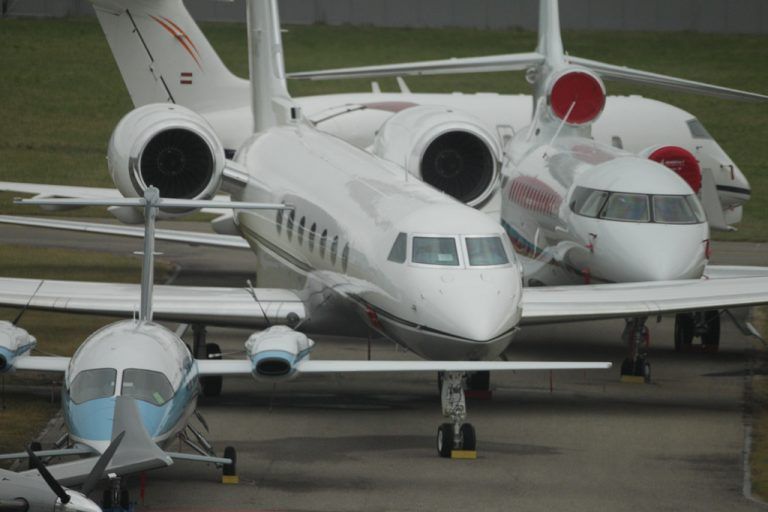 Der Parkplatz für Privatjets wurde vergangene Woche knapp. Foto: VN/Hartinger