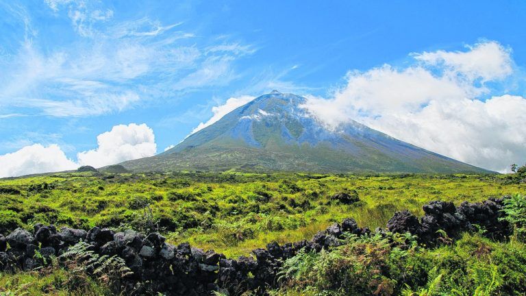 Der Vulkan Pico auf der gleichnamigen Insel ist der höchste Berg der Azoren und Portugals. Fotos: shutterstock