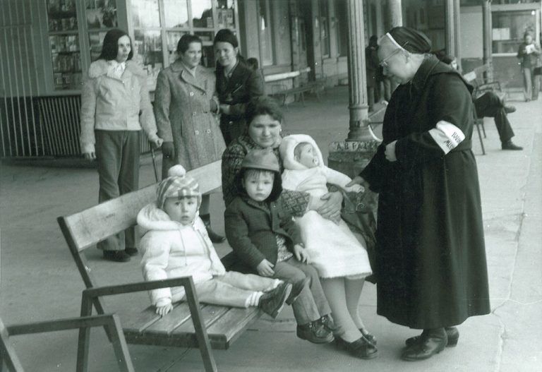 Die Ausstellung gibt einen Überblick zu den wichtigsten Eckpunkten der Caritasarbeit. foto: caritas vorarlberg/Bahnhofsmission