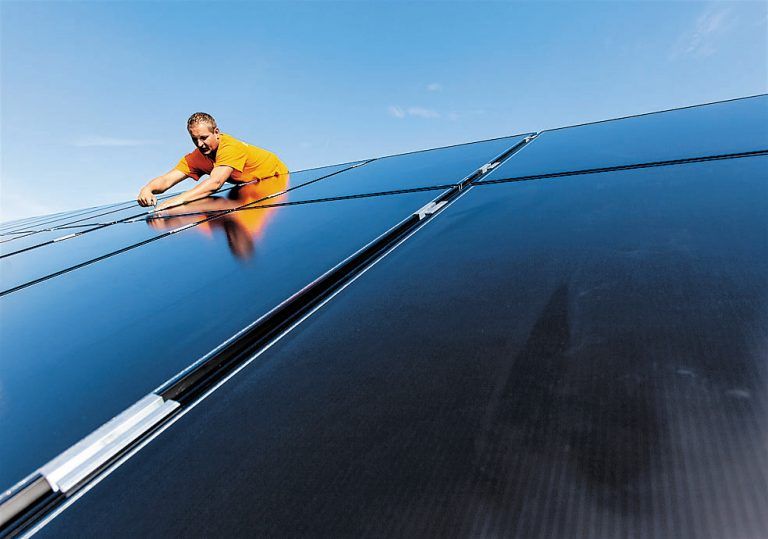 Die beruflichen Möglichkeiten reichen vom Elektroanlagenmonteur bis hin zum Elektroniker mit Schwerpunkt.