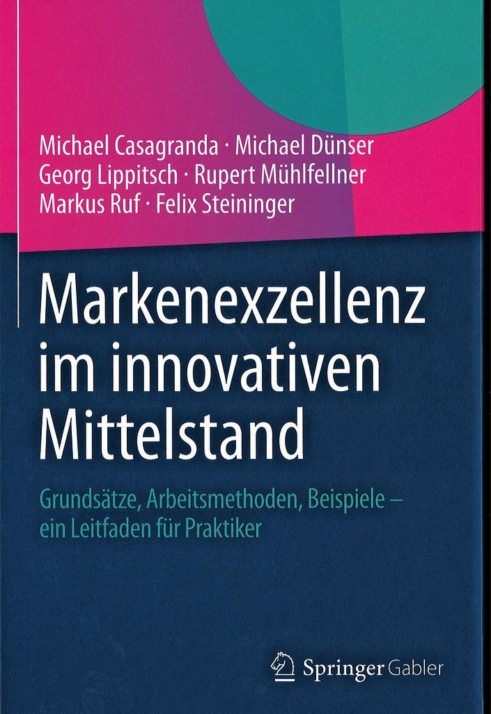 Die Bregenzer Michael Casagranda und Michael Dünser haben mit ihren Mitautoren einen Besteller mit Praxisproof herausgebracht: Im innovativen Mittelstand, vor allem bei Industrieunternehmen mit B2B Fokus, wird die Marke bis heute stiefmütterlich behandelt. Allerdings besteht bei vielen Verantwortlichen des Mittelstandes sehr wohl ein Interesse an der Marke, die Literatur bietet aber häufig nicht die richtigen Antworten. Die Autoren wollen diese Lücke mit einem praxisorientierten Ansatz schließen. Sie liefern Marken-Know-how speziell für mittelständische Unternehmen und verbinden Marketingtheorie mit empirischen Umfrageergebnissen. Dabei wird Markenmanagement nicht als Tool des Marketings, sondern als gesamtunternehmerische Führungs- und Steuerungsaufgabe verstanden. Die Umsetzung der in diesem Buch vorgestellten Lösungsansätze ist mit überschaubarem Aufwand verbunden.