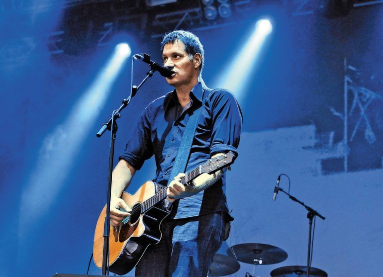 Die deutsche Band Kettcar wird die Bühne rocken.