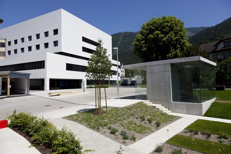 Die erste Bauetappe des Landeskrankenhauses Bludenz wurde im Sommer eröffnet. 2014 werden weitere 7,8 Millionen Euro investiert. Foto: VN