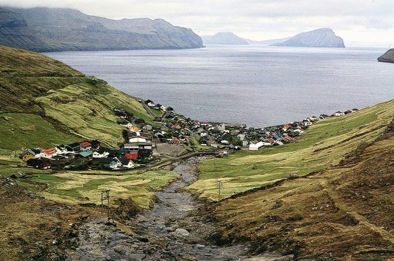 Die Felsformation Risin and Kellingin in Eysturoy. Foto: SRT