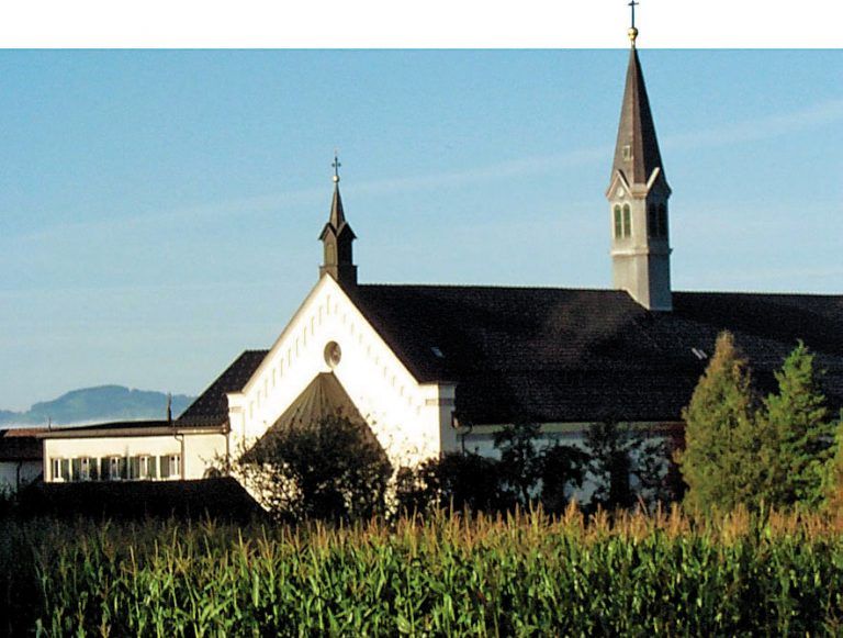 Die landwirtschaftlichen Flächen des Klosters Gwiggen in Hohenweiler werden ab 2013 von Hubert Rhomberg bewirtschaftet. Foto: VN