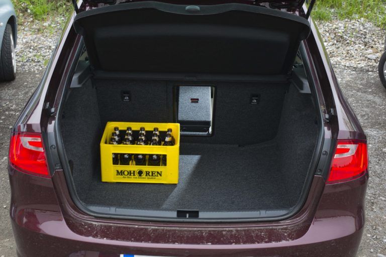 Die Limousine bietet Stauraum wie ein Kombi.