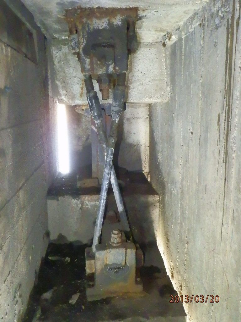 Diese zwei Stangen in der Brücke sind das Problem. Foto: Land