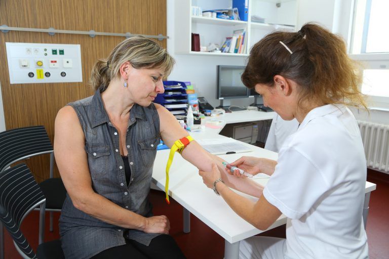 Dr. Simona Müller (r.) hat sich auf die Behandlung AAT-Mangel spezialisiert. Foto:VN/Hofmeister