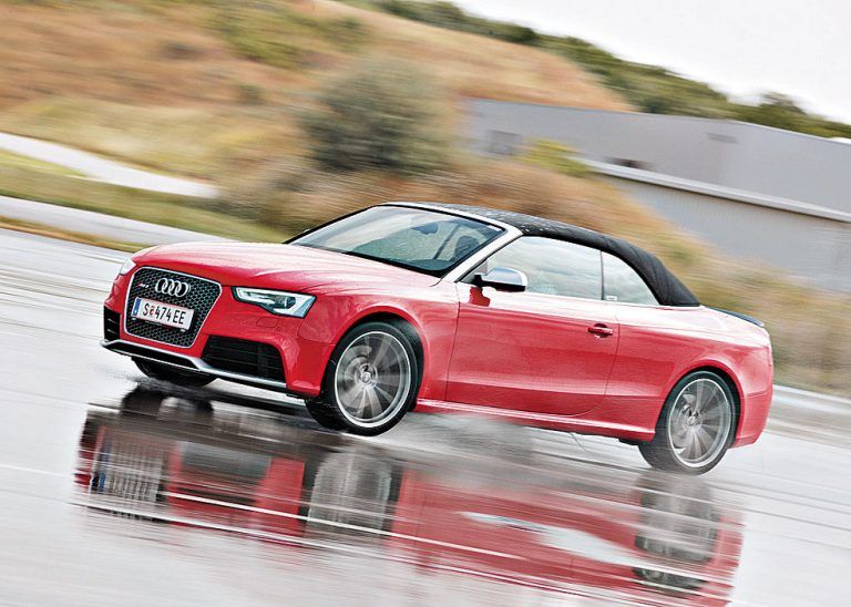 Drift-Einlage mit 450 PS im Audi RS5 Cabrio.
