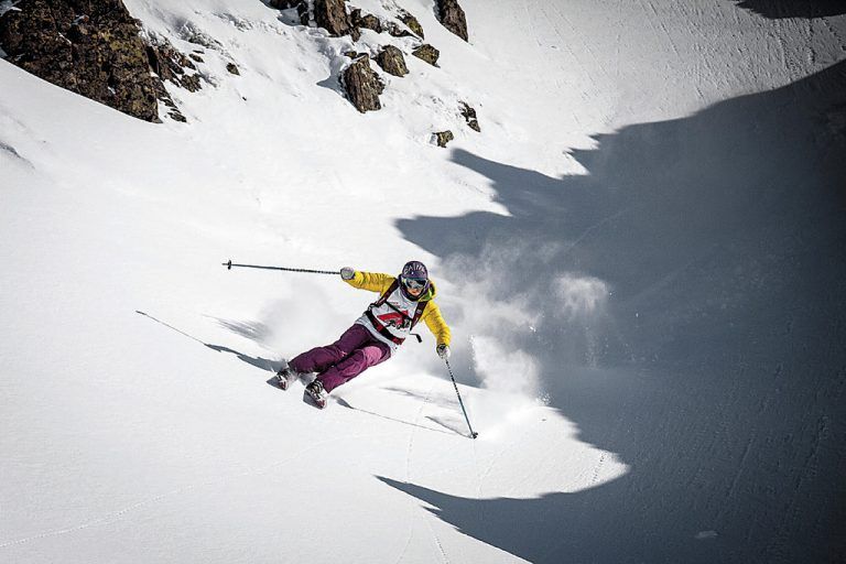 Egal, ob Tiefschnee, Buckel- oder Rennpiste – Geli Kaufmann ist in allen Schneelagen superschnell unterwegs.
