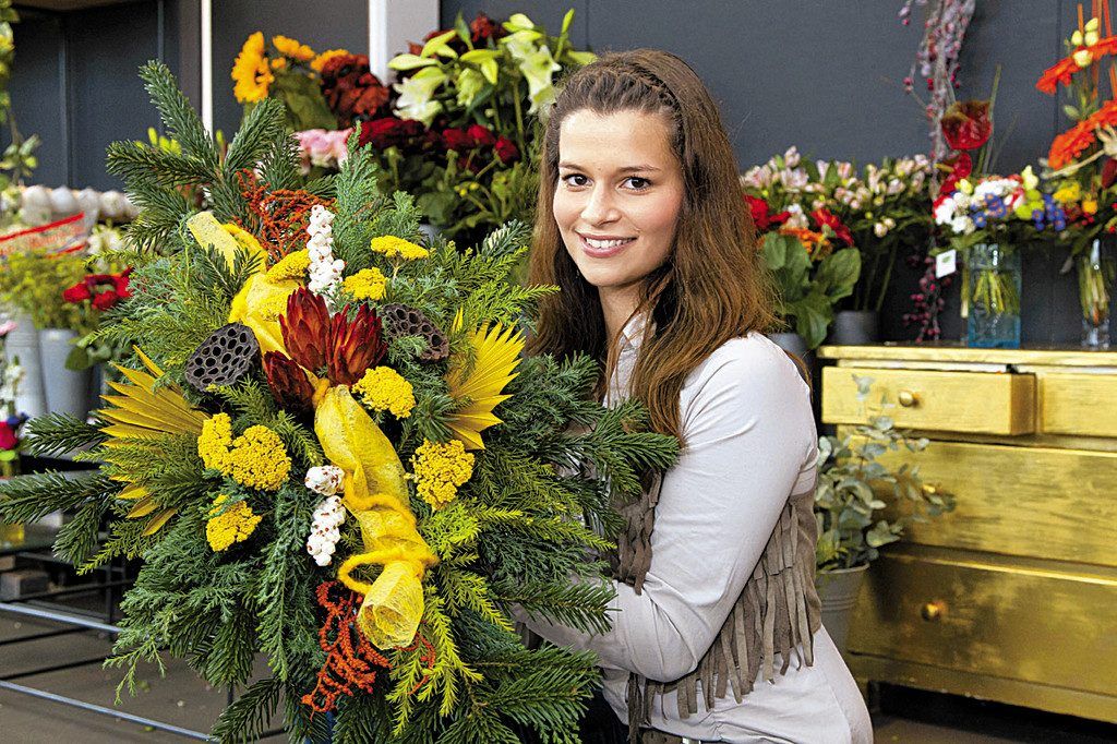 Traditioneller Schmuck aus Blumen zu Allerheiligen