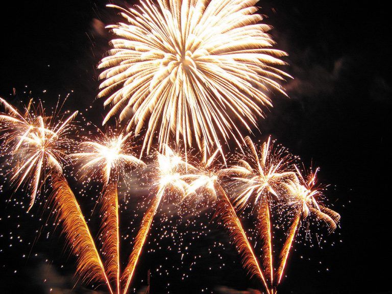 Ein Feuerwerk sieht jeder gerne. Für die Ohren kann es allerdings zu einer Folter werden.  Foto: VN/paulitsch