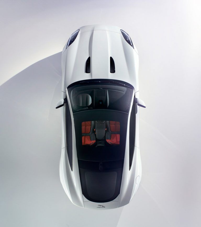 Eine erste „Luftaufnahme“ des F-Type Coupés. Foto: werk