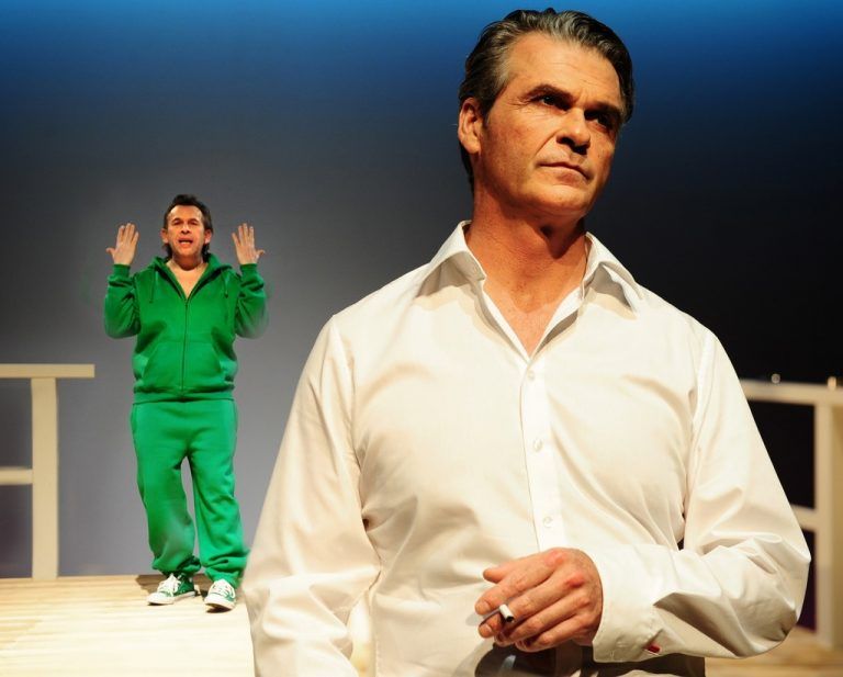 Einfach köstlich: Max und Robert in der Midlife-Crisis. foto: theater kosmos