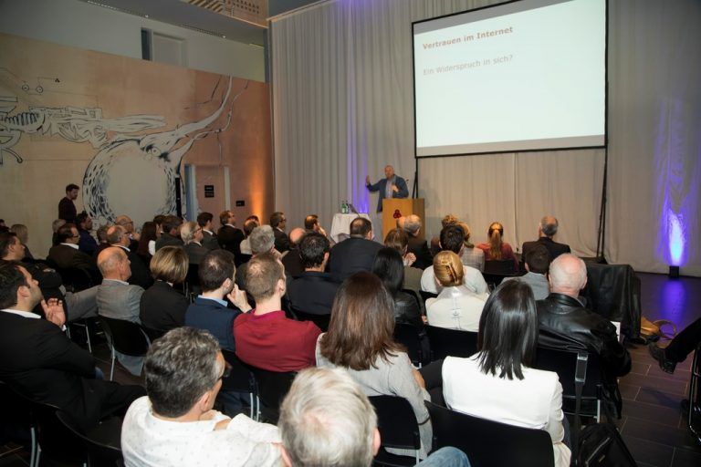 Einmal mehr sorgte ein hochaktuelles Thema für ein volles Haus im CC Rheintal. VN/Paulitsch