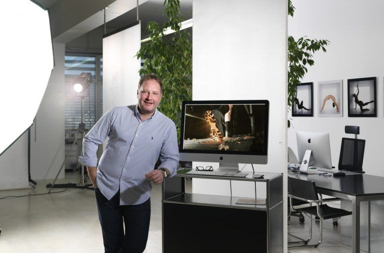 Ellensohn gewann den dritten Platz für das Motiv „PowerTrakking“ für „X-Action Functionware“. Ellensohn