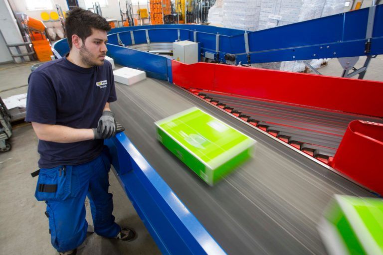 Das Paketgeschäft der Post entwickelt sich gut und sorgt für die stabilen Unternehmenszahlen. VN/ Hartinger