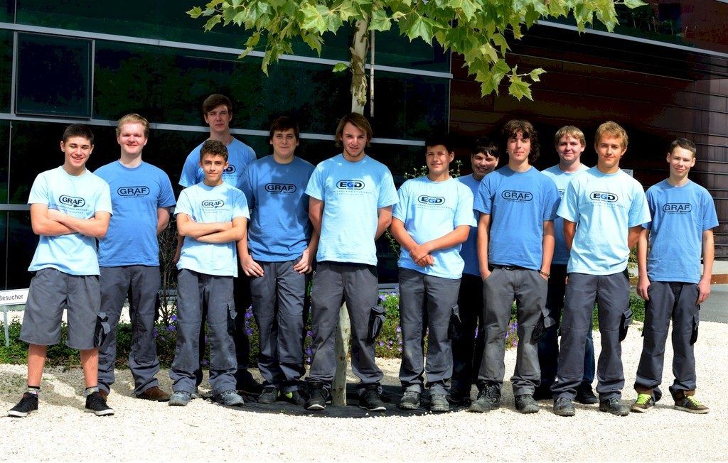 Zwölf neue Lehrlinge bei Graf