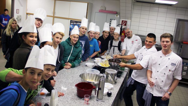 Nur eine Aktivität des BIFO: Die Berufsinformationsmesse in Hohenems wird von Tausenden Schülern besucht.