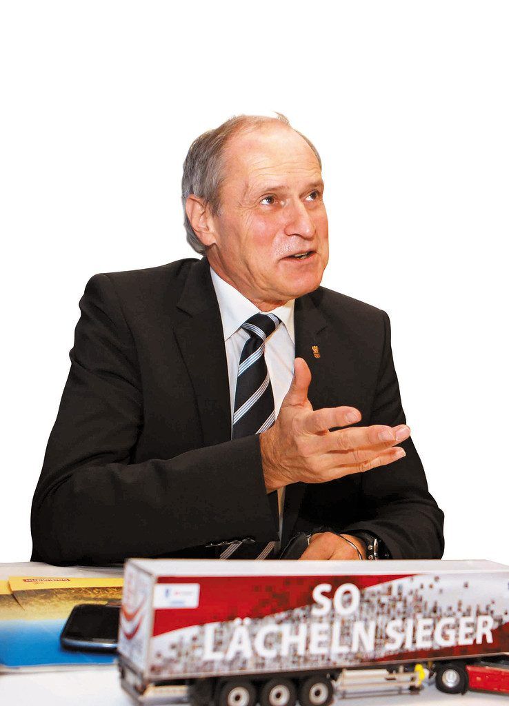 Peter Mennel fordert große Anstrengungen zum Gelingen der Jugend-Winterspiele.