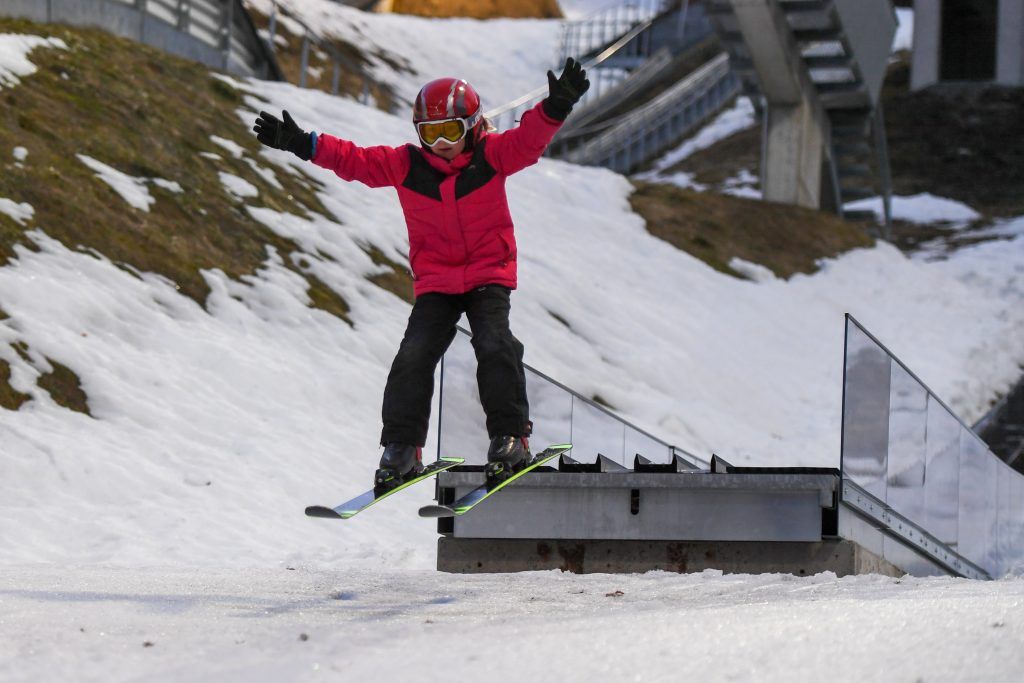 Von der Tschaggunser Schanze begeistert: Französin möchte Champ im Skispringen werden