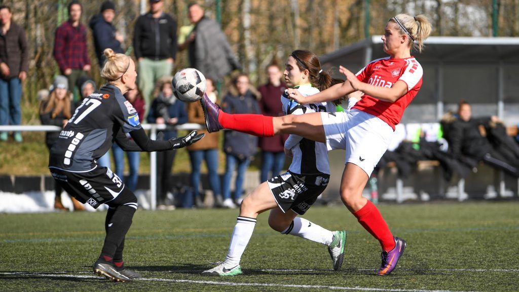 Fußball Ladies-Cup: Rot-weißer Jubel mit Beigeschmack