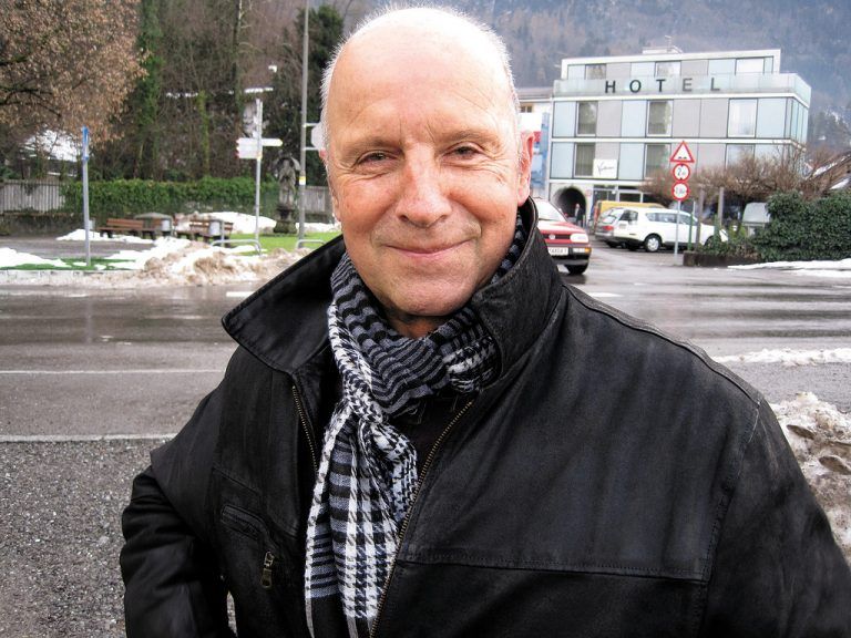Franz Schuster,70, Hohenems.Von den Weltuntergangsszenarien halte ich gar nichts. Ich habe einige Bücher über die Kultur der Maya gelesen. Ich denke, dass der Maya-Kalender nun fertig ist, hat für uns keinerlei Bedeutung. Die ganze Sache erscheint mir eher eine Geldmacherei einiger Weniger zu sein. Ansonsten hätte die Welt bisher schon öfters aufhören müssen zu existieren. Sollte die Welt einmal untergehen, würde ich mich hinsetzen, ein genüssliches Bier trinken und nochmal richtig gut essen.