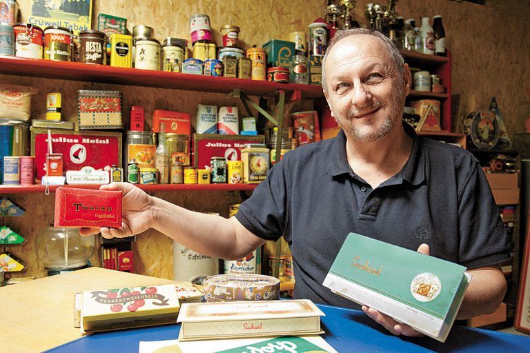 Friedl Wolaskowitz behält u. a. Dinge, die einmal im Regal standen: Viel zu schade für den Müllkübel, findet er. Stimmt. Foto: VN/Hartinger