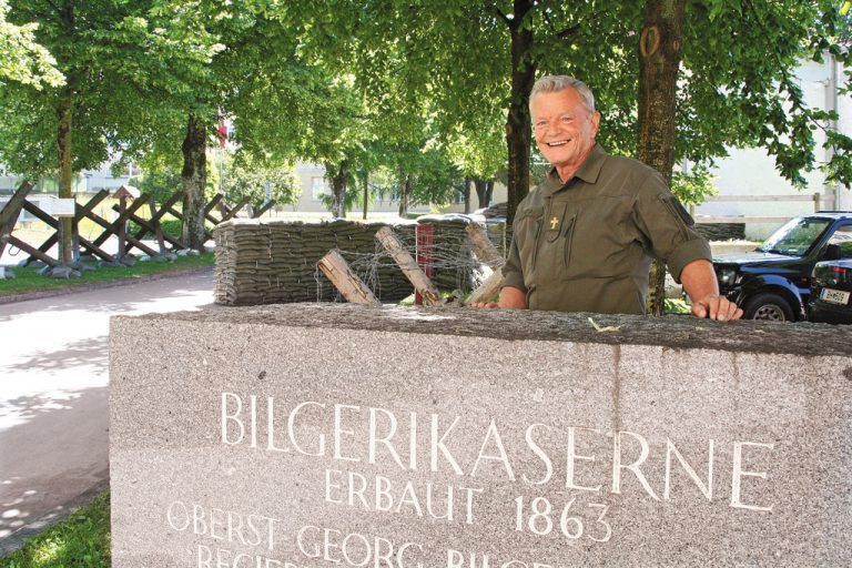 Fühlte sich hier gleich zu Hause: Otto Krepper. Sein Rang als Militärdekan entspricht einem Oberst. Foto: tm