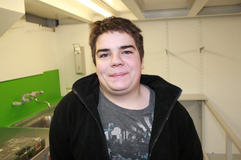 Gabriel Bitschnau LehrlingIch schätze sehr, dass der Beruf so vielfältig ist. Man macht viele verschiedene Dinge und lernt auch viel. Ich habe einfach Spaß beim Malen.  