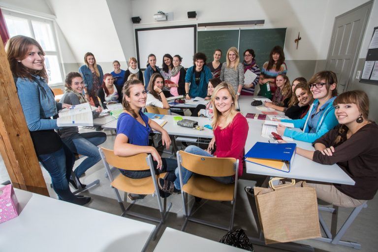 Gestatten, wir sind die 5b der BAKIP in Feldkirch. Das Projekt Matura startet. Foto: VN/Steurer