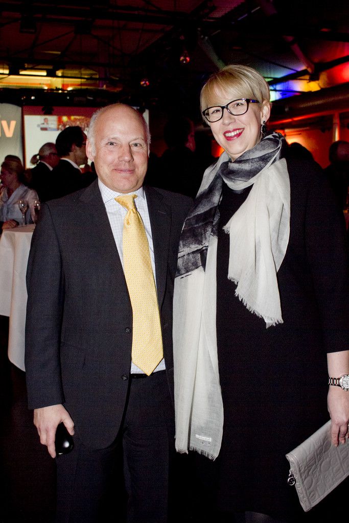 GF Peter Bühl (Fa. Hilti) mit Sabine Scheffknecht (Junge Industrie).