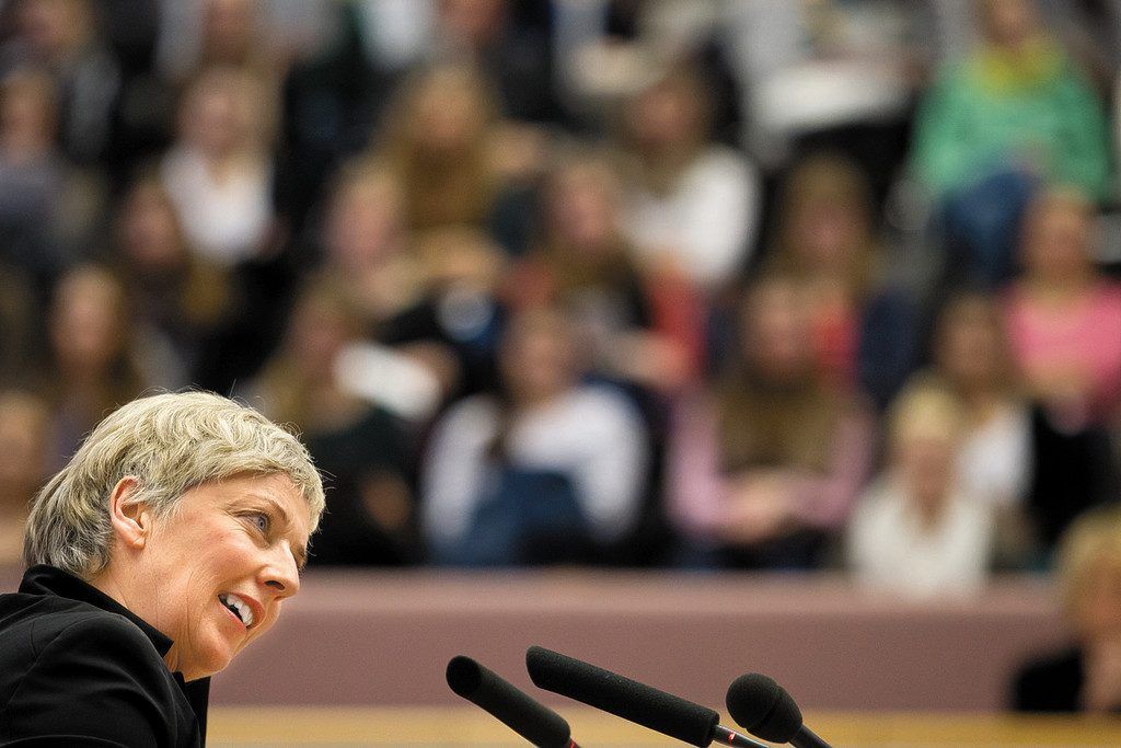 Heftige politische Diskussion im Landtag über Reform von Volks- und Sekundarschulen.
