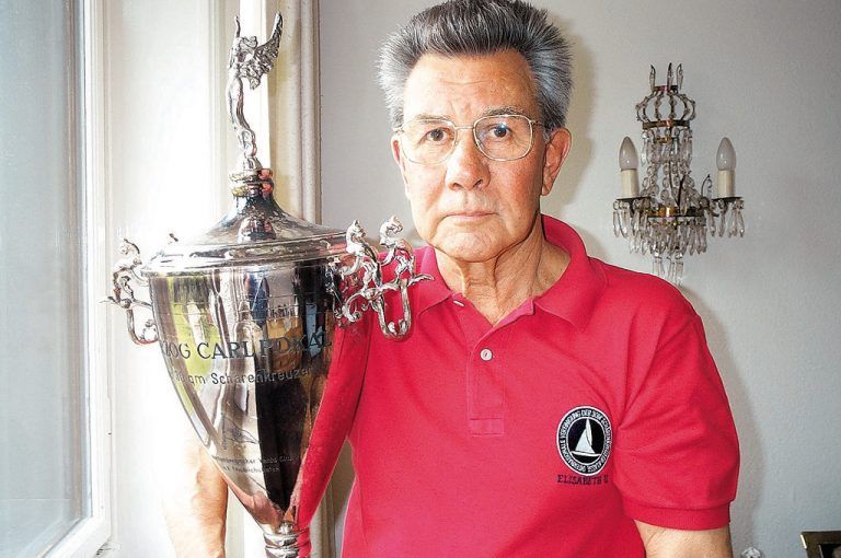 Heinz Wagner-Wehrborns Name wurde insgesamt vier Mal als Sieger in den Herzog-Carl-Pokal graviert. Foto: Thüringer