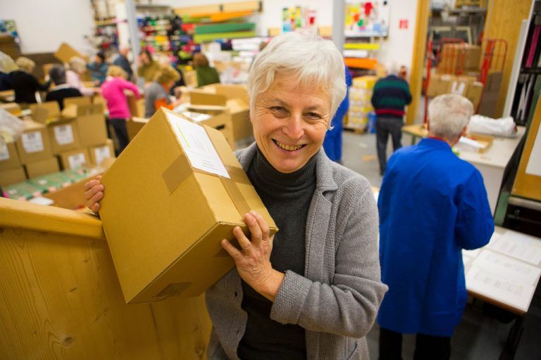 Ilse Albl organisiert die Päckle-Aktion.
