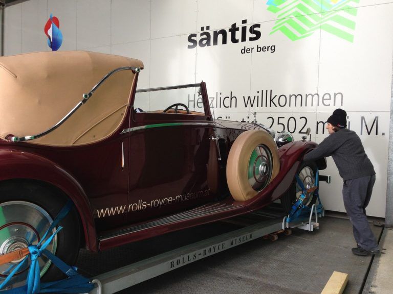 In 2500 Meter Seehöhe wird der Phantom II für den spektakulären Abtransport vorbereitet. Foto: vonier