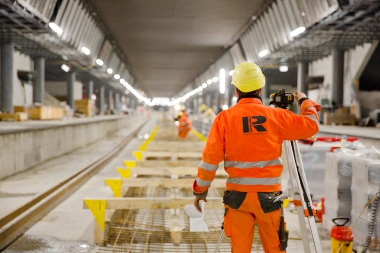 In den Tunnels samt Rettungsstollen und -schächten werden Sicherheitsinstallationen ausgeführt. Foto: Rhomberg