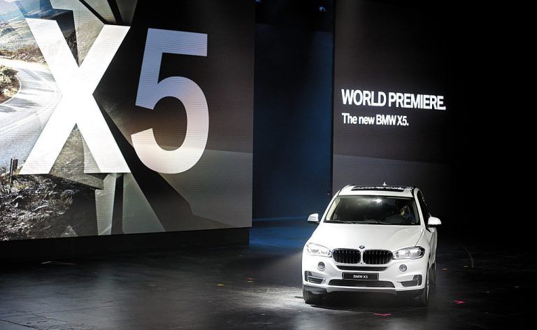 In einer eigenen Prachthalle trumpfen die Bayern mächtig auf – etwa mit der Premiere der dritten Generation des X5.
