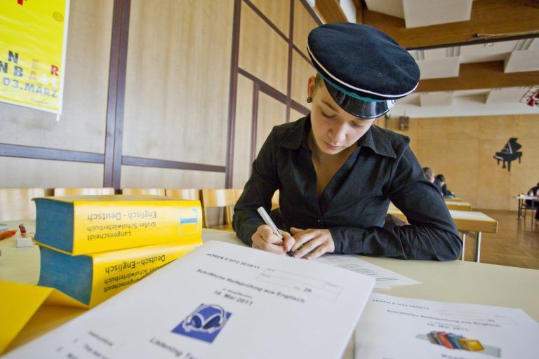 An den Vorarlberger Gymnasien ist die Zentralmatura schon länger Realität, nun bald auch an den BHS. Foto: VN/Steurer