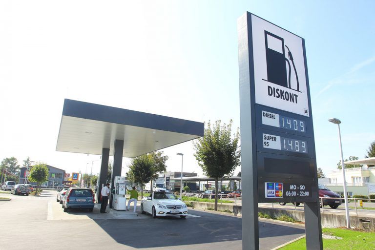 In Vorarlberg gibt es bislang drei Hofer-Tankstellen. Zwei weitere sollen folgen. FOTO: VN/Hofmeister