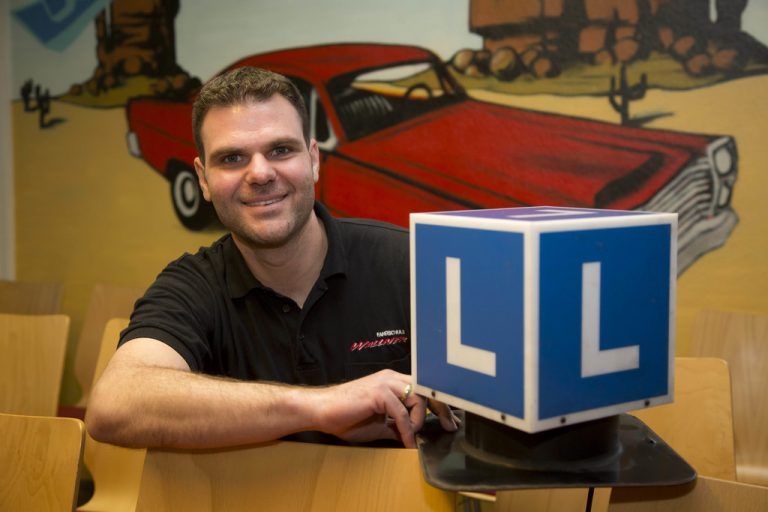 Ing. Bernd Wallner setzt auf persönliche Atmosphäre in seiner Fahrschule. fotos: vn/paulitsch