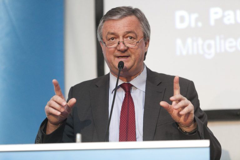 IV-Präsident Hubert Bertsch: „In der Wirtschaft muss man sich bei Fehleinschätzungen vor Gericht verantworten.“