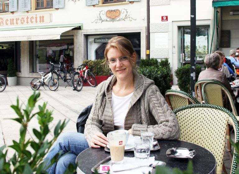 Johanna Köb ist politikinteressiert, lebt und arbeitet in Zürich und nimmt ihr Wahlrecht sehr ernst. Foto: VN/Maier-Ortner